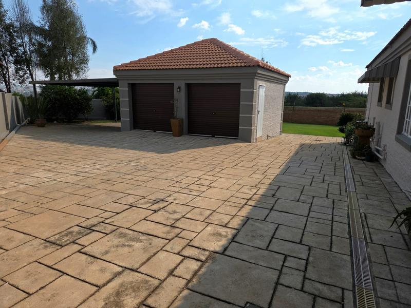 3 Bedroom Property for Sale in Amberfield Gauteng