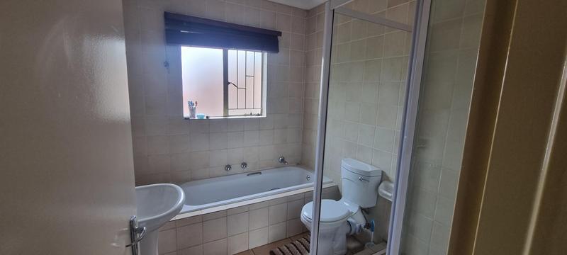 3 Bedroom Property for Sale in Heuwelsig Estate Gauteng