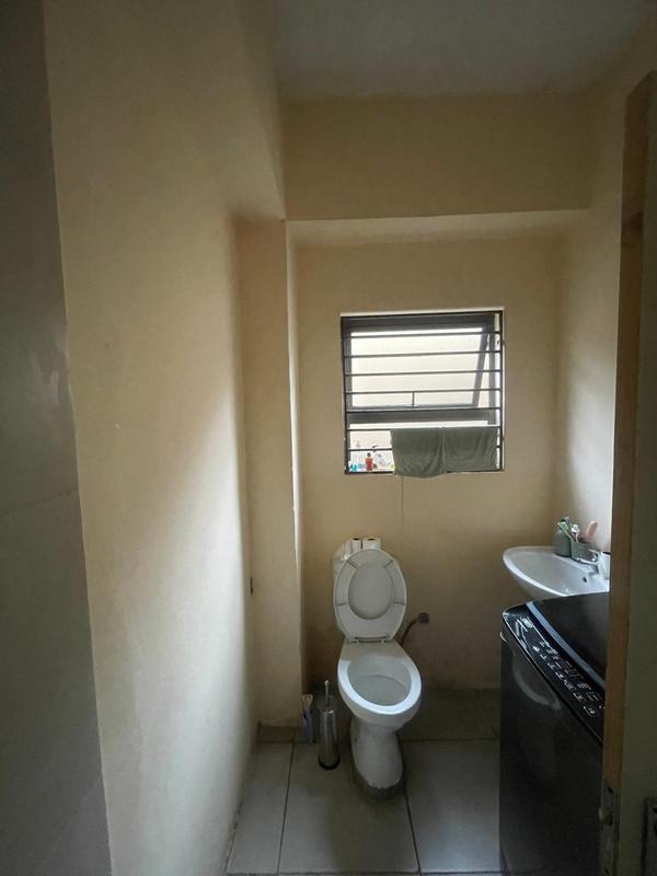 To Let 1 Bedroom Property for Rent in Orlando Gauteng