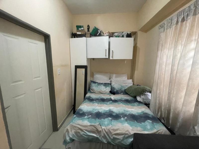 To Let 1 Bedroom Property for Rent in Orlando Gauteng
