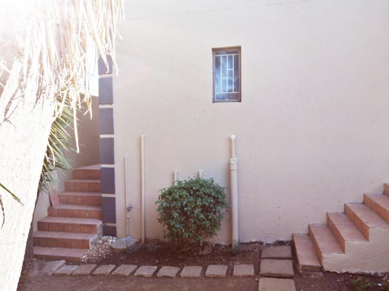 To Let 3 Bedroom Property for Rent in Rangeview Gauteng