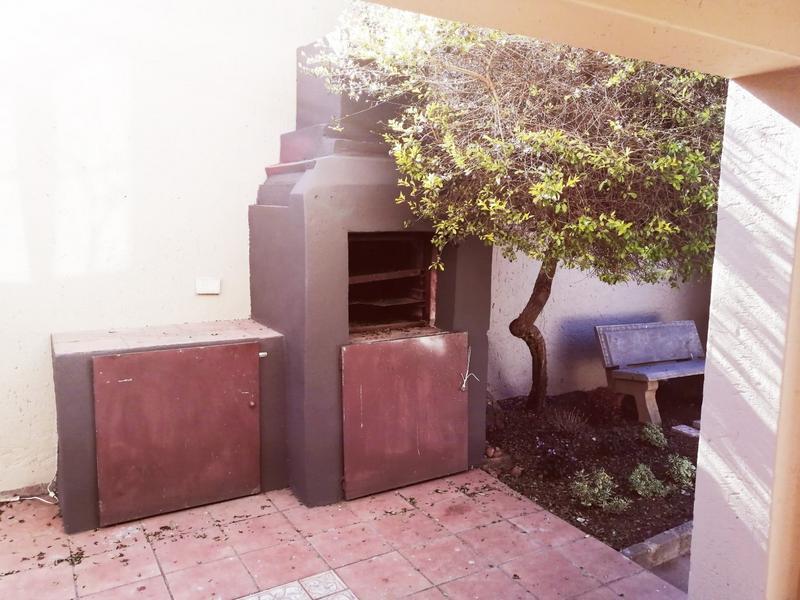 To Let 3 Bedroom Property for Rent in Rangeview Gauteng