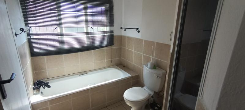 To Let 3 Bedroom Property for Rent in Rangeview Gauteng