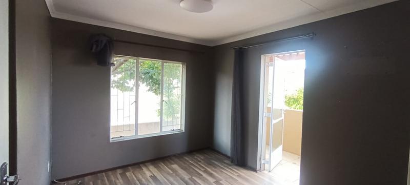 To Let 3 Bedroom Property for Rent in Rangeview Gauteng