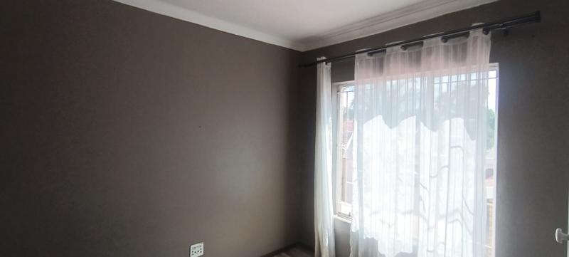 To Let 3 Bedroom Property for Rent in Rangeview Gauteng