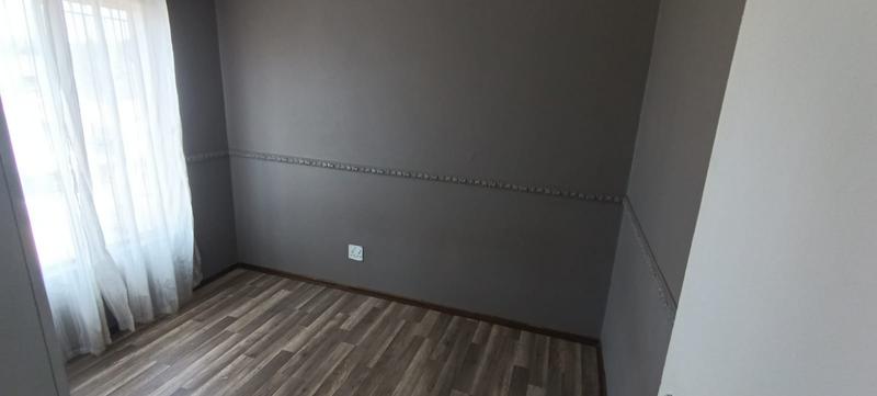 To Let 3 Bedroom Property for Rent in Rangeview Gauteng
