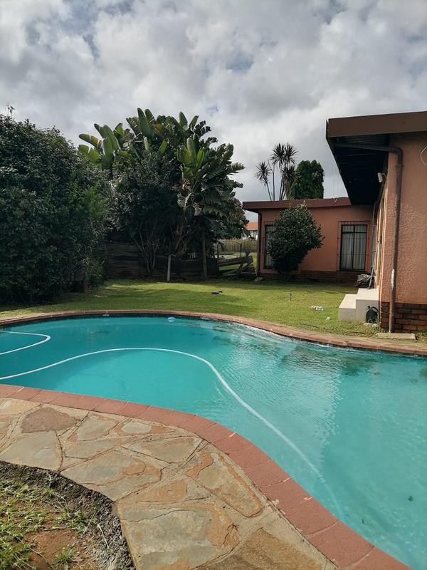 To Let 3 Bedroom Property for Rent in Birch Acres Gauteng