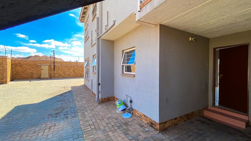 2 Bedroom Property for Sale in Groblerpark Gauteng