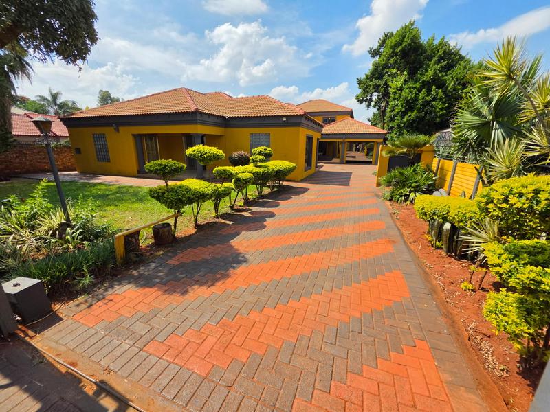 To Let 5 Bedroom Property for Rent in The Orchards Gauteng