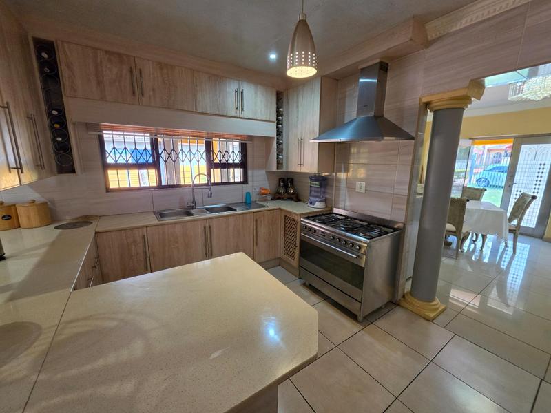 5 Bedroom Property for Sale in The Orchards Gauteng