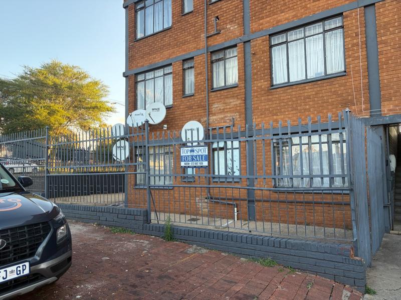 2 Bedroom Property for Sale in Laudium Gauteng
