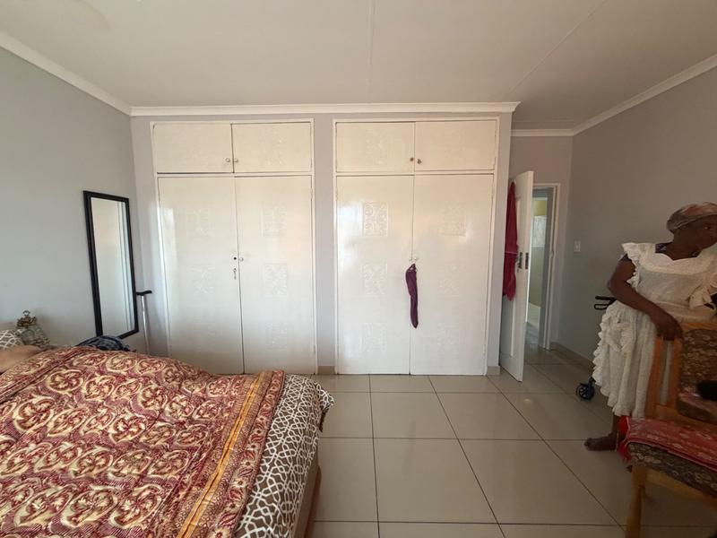 4 Bedroom Property for Sale in Laudium Gauteng