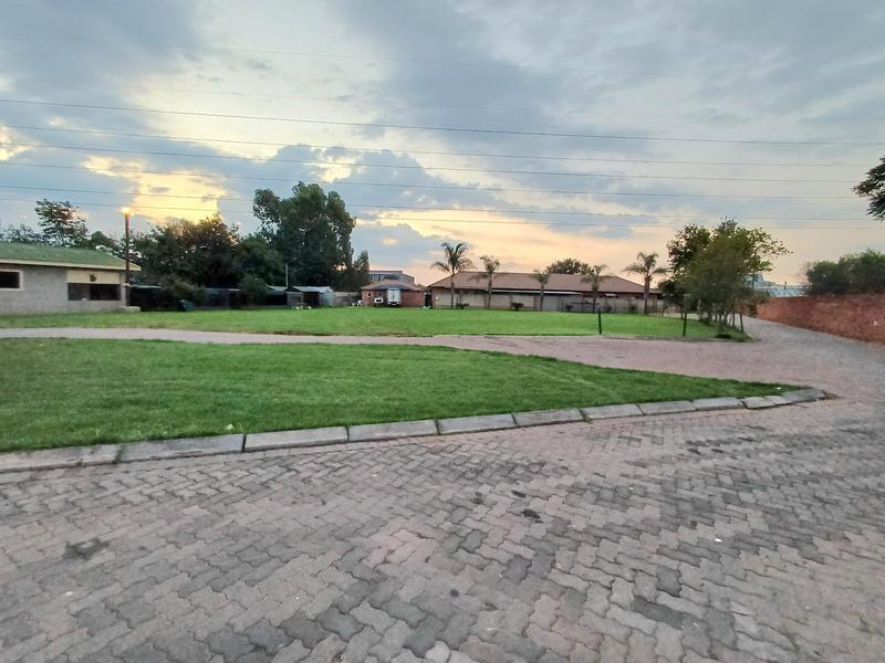 To Let 2 Bedroom Property for Rent in Raslouw Gauteng