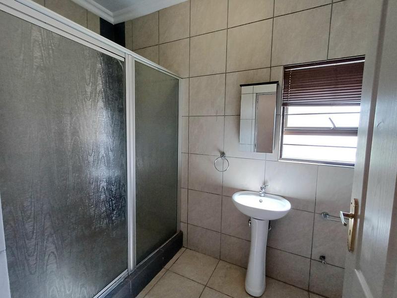 To Let 2 Bedroom Property for Rent in Raslouw Gauteng