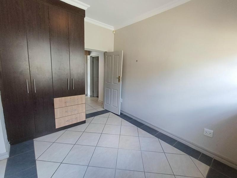 To Let 2 Bedroom Property for Rent in Raslouw Gauteng