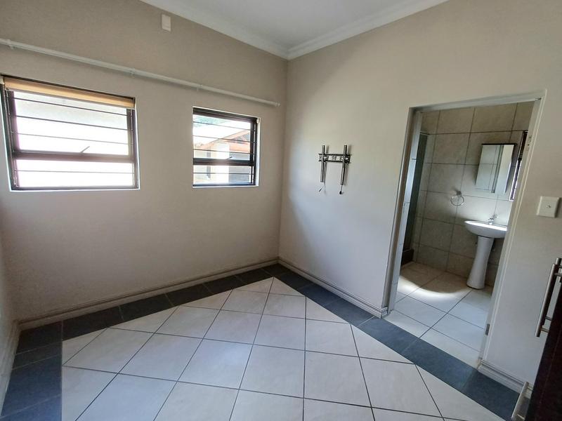 To Let 2 Bedroom Property for Rent in Raslouw Gauteng