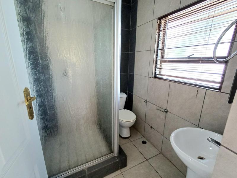 To Let 2 Bedroom Property for Rent in Raslouw Gauteng