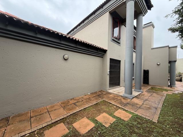 To Let 3 Bedroom Property for Rent in Bryanston Gauteng