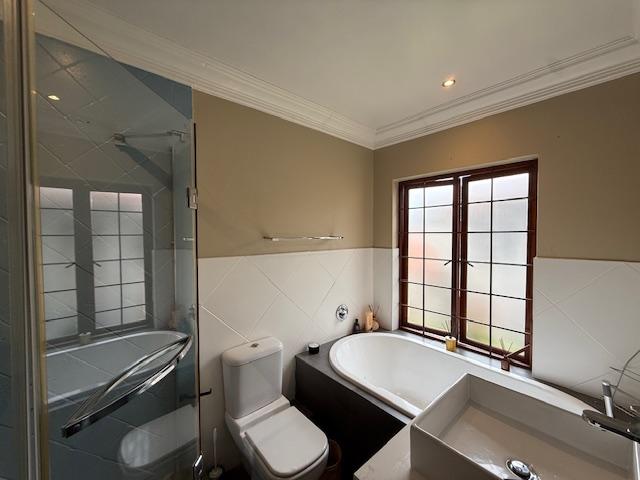 To Let 3 Bedroom Property for Rent in Bryanston Gauteng