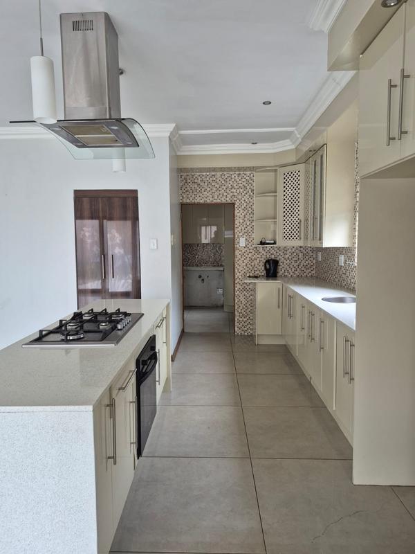To Let 5 Bedroom Property for Rent in Eldo Ridge Estate Gauteng