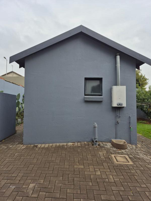 To Let 5 Bedroom Property for Rent in Eldo Ridge Estate Gauteng