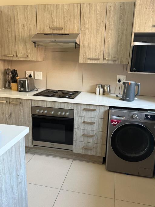 To Let 3 Bedroom Property for Rent in Erand Gardens Gauteng