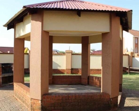 2 Bedroom Property for Sale in The Orchards Gauteng