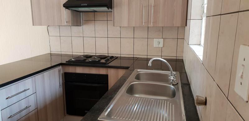 To Let 3 Bedroom Property for Rent in Vorna Valley Gauteng