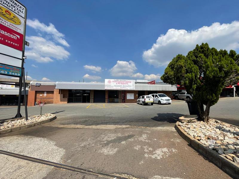 To Let Commercial Property for Rent in Die Hoewes Gauteng