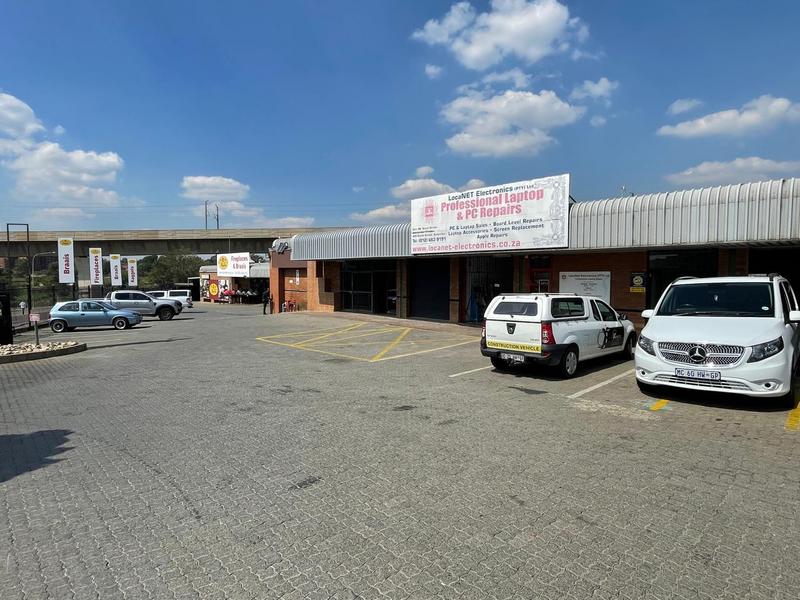 To Let Commercial Property for Rent in Die Hoewes Gauteng