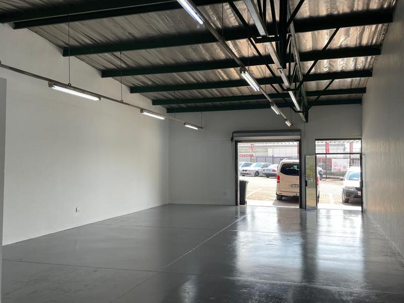 To Let Commercial Property for Rent in Die Hoewes Gauteng