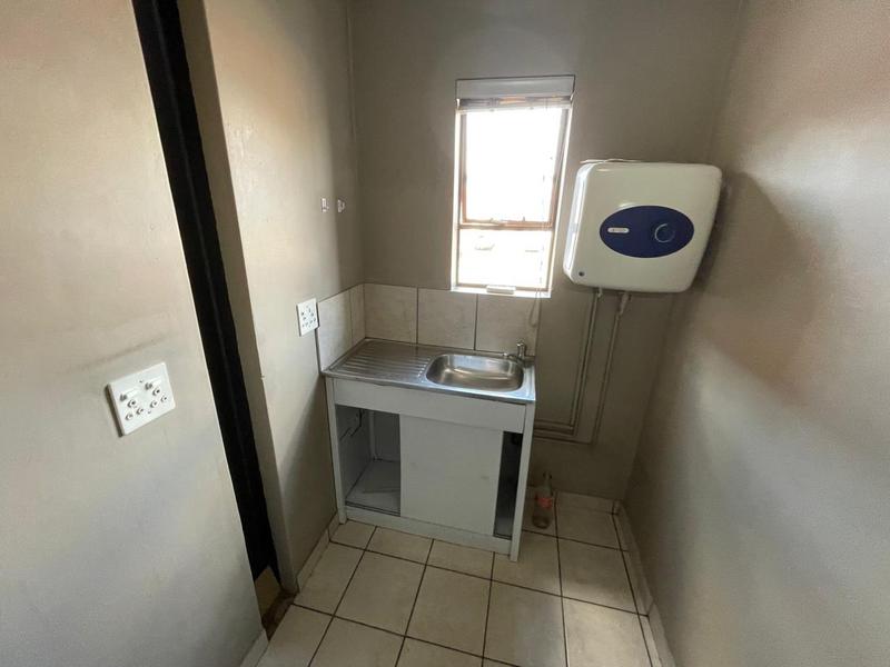 To Let Commercial Property for Rent in Hennops Park Industrial Gauteng