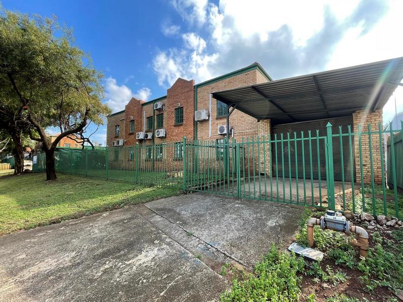 To Let Commercial Property for Rent in Rooihuiskraal Gauteng