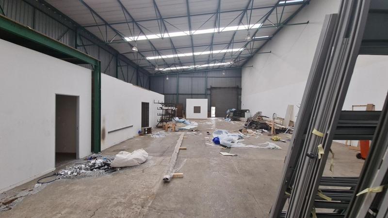 To Let Commercial Property for Rent in Randjespark Gauteng