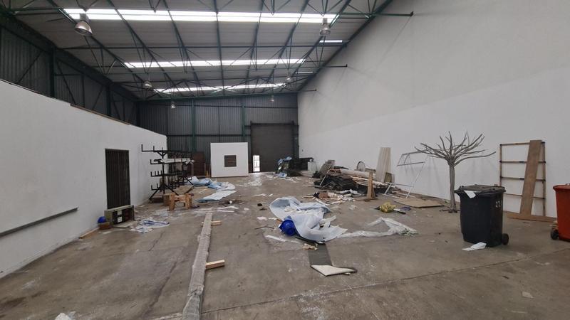 To Let Commercial Property for Rent in Randjespark Gauteng