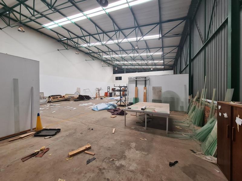 To Let Commercial Property for Rent in Randjespark Gauteng