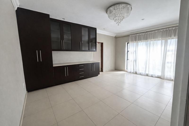 6 Bedroom Property for Sale in Blue Valley Golf Estate Gauteng