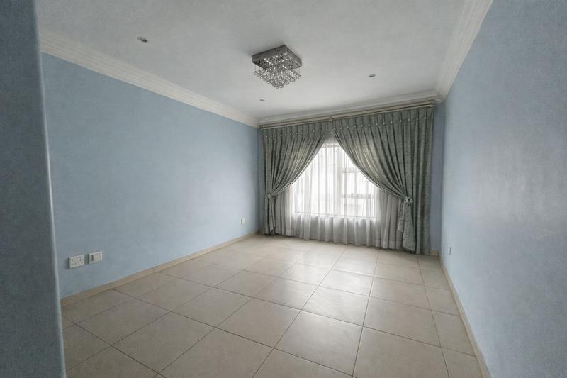 6 Bedroom Property for Sale in Blue Valley Golf Estate Gauteng