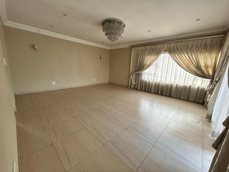 6 Bedroom Property for Sale in Blue Valley Golf Estate Gauteng