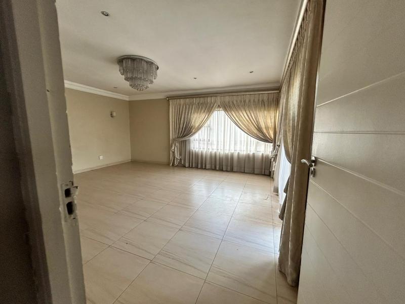 6 Bedroom Property for Sale in Blue Valley Golf Estate Gauteng