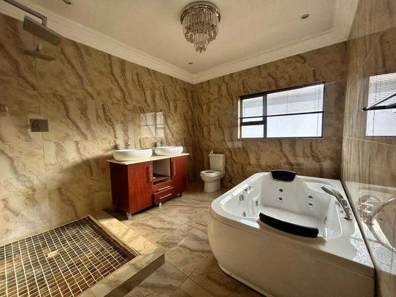 6 Bedroom Property for Sale in Blue Valley Golf Estate Gauteng