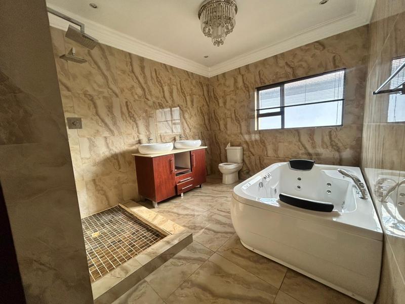 6 Bedroom Property for Sale in Blue Valley Golf Estate Gauteng