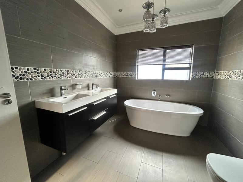 6 Bedroom Property for Sale in Blue Valley Golf Estate Gauteng