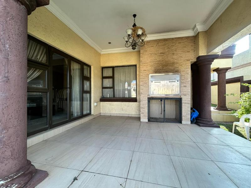 6 Bedroom Property for Sale in Blue Valley Golf Estate Gauteng