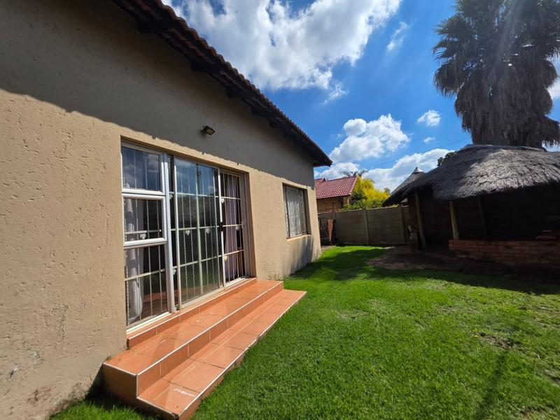 4 Bedroom Property for Sale in Eike Park Gauteng