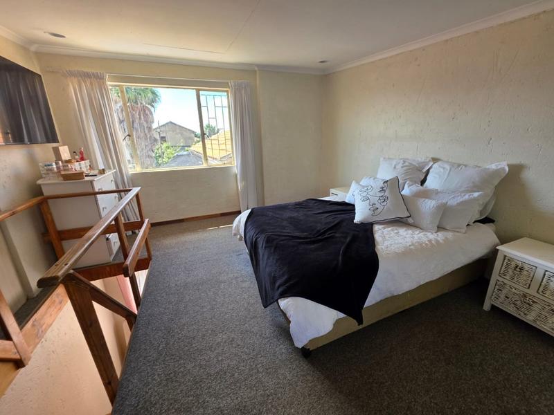 4 Bedroom Property for Sale in Eike Park Gauteng