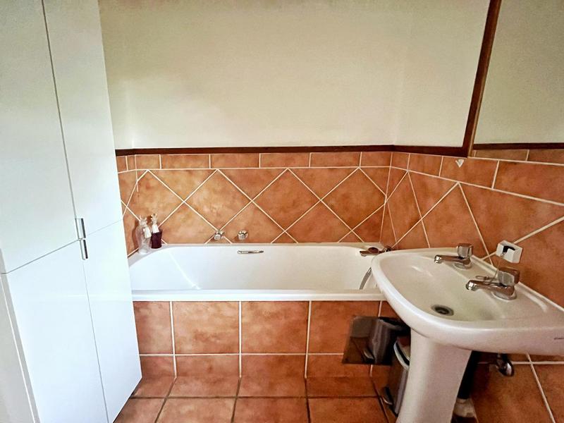 2 Bedroom Property for Sale in Douglasdale Gauteng