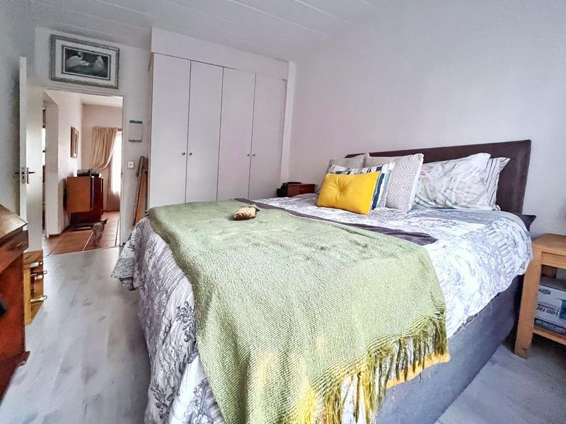 2 Bedroom Property for Sale in Douglasdale Gauteng