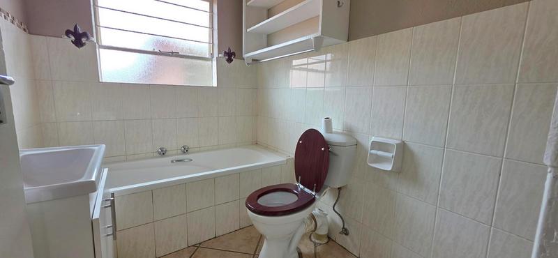 2 Bedroom Property for Sale in Weltevreden Park Gauteng