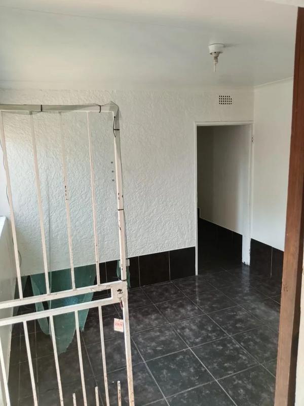 To Let 2 Bedroom Property for Rent in Lambton Gauteng
